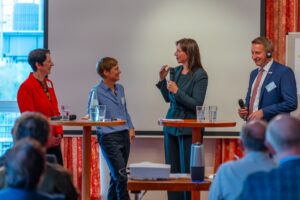 Frau Gorißen, Frau Schürings, Frau van de Zandschulp und Herr Schürmann im Gespräch während des DRV-Startevents